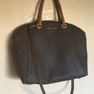 Michael kors riley handbag!
